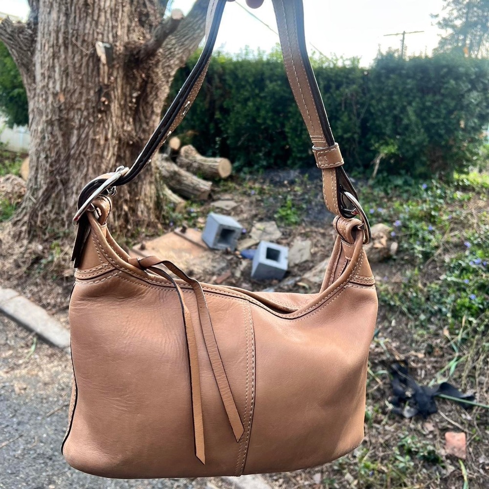 y2k 2008 Coach tan leather shoulder bag / crossbody bag